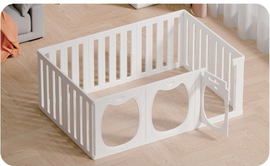 Panoramic pet fence product display